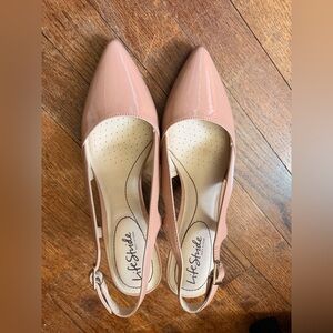 NWOT/B sz 8W Women’s Life Stride Blush Slingback Heel
